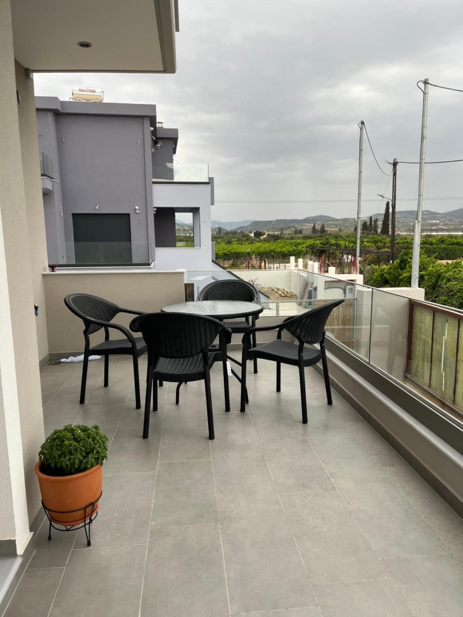 Villa Maria Eirini Лехаио Экстерьер фото
